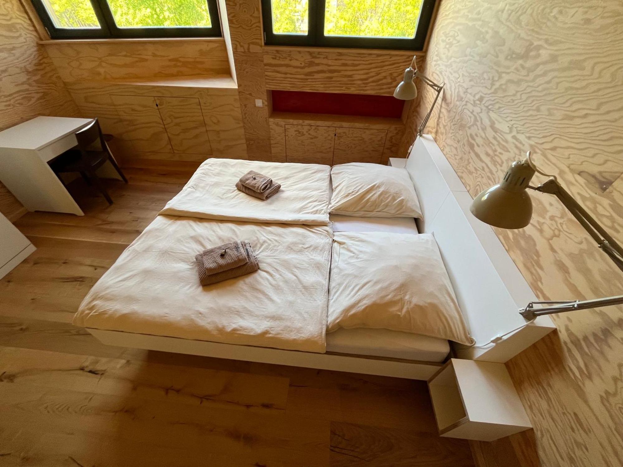 Grosse Mit Loggia Apartment